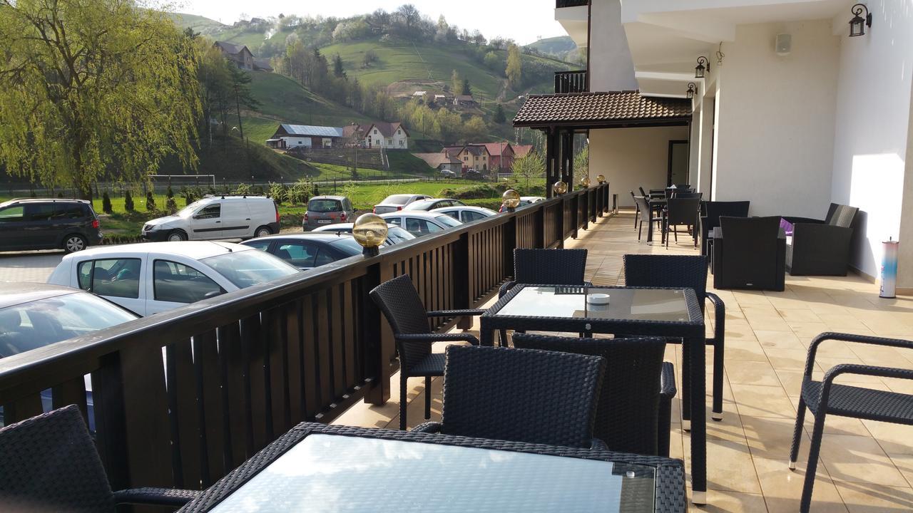 Flori De Mar Hotel Poiana Mărului Esterno foto