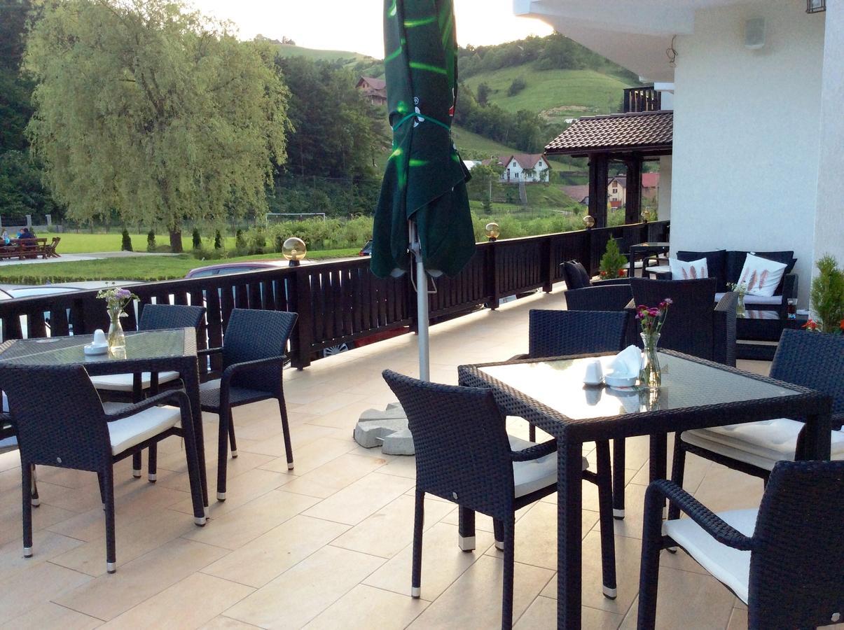 Flori De Mar Hotel Poiana Mărului Esterno foto
