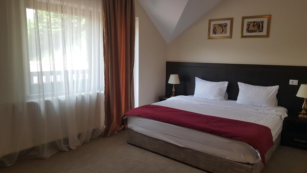 Flori De Mar Hotel Poiana Mărului Esterno foto