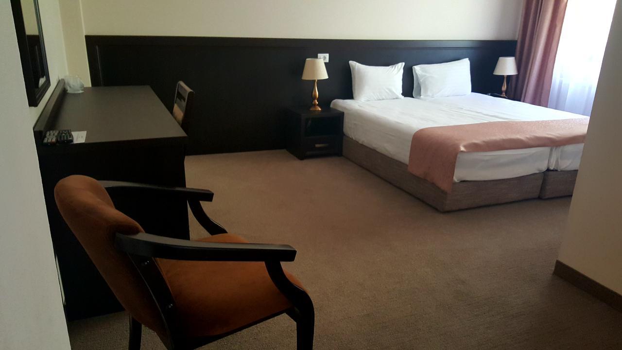 Flori De Mar Hotel Poiana Mărului Esterno foto